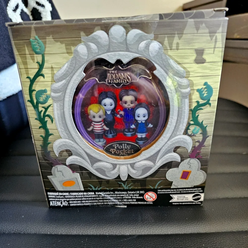 Limited Edition Addams Family Polly Pocket - Picture 2 of 4
